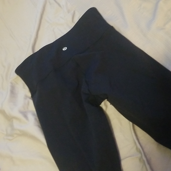 Lulu lemon leggings mid rise - Picture 3 of 3
